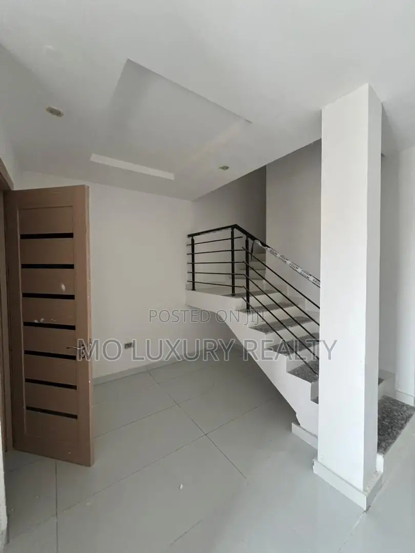 4bdrm Townhouse / Terrace in Parkview Estate for rent