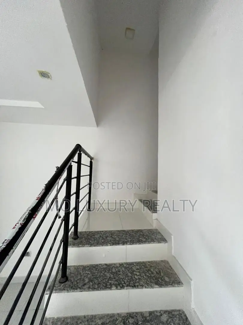 4bdrm Townhouse / Terrace in Parkview Estate for rent