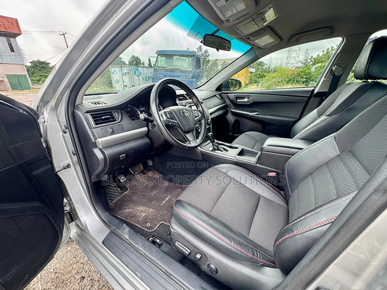 Toyota Camry SE 4dr Sedan (2.5L 4cyl 6A) 2016 Silver