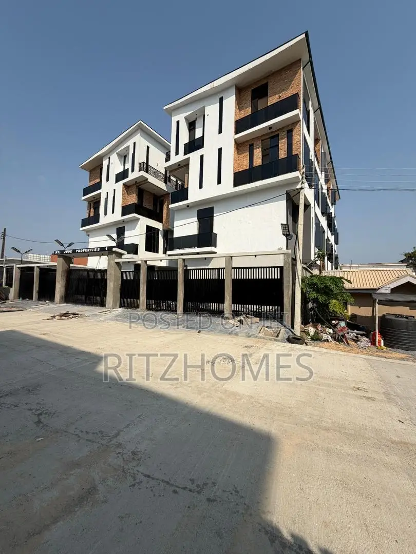 2bdrm Penthouse in Chevron for sale