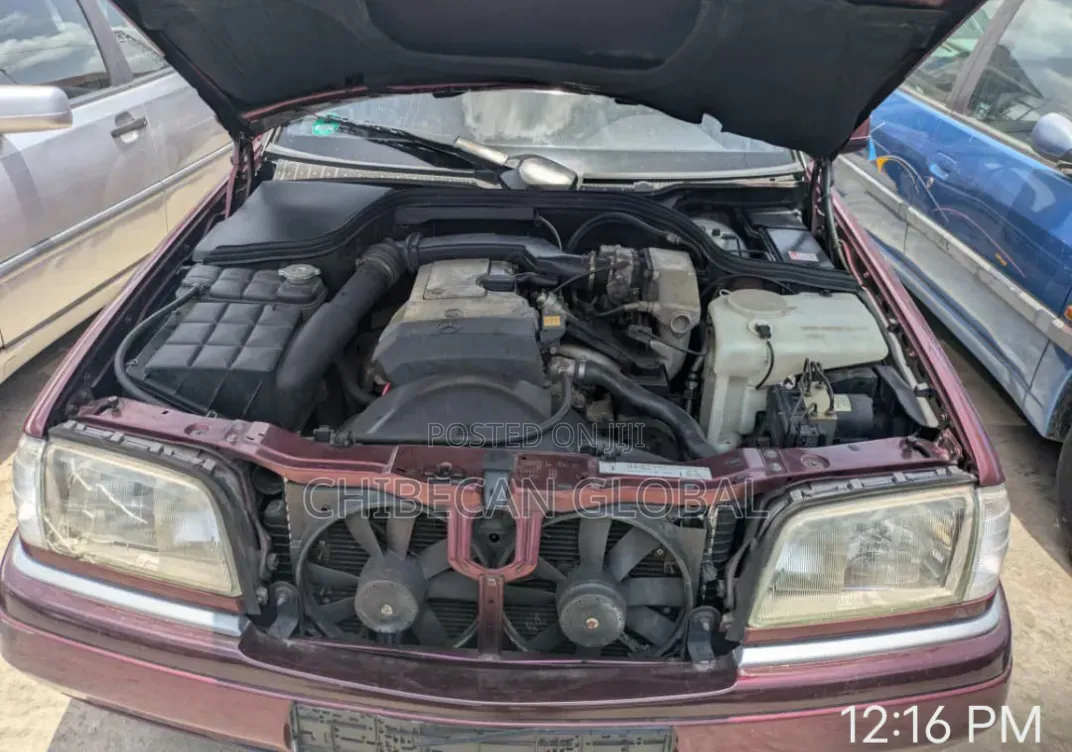Mercedes-Benz C180 2000 Maroon