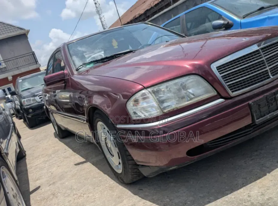 Mercedes-Benz C180 2000 Maroon