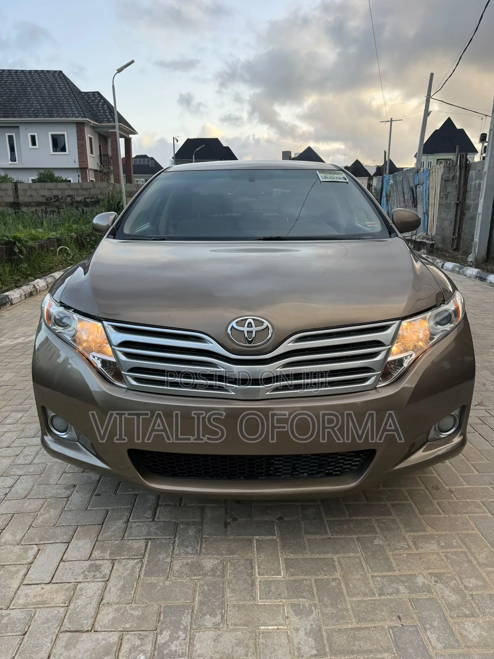 Toyota Venza LE 2011 Brown
