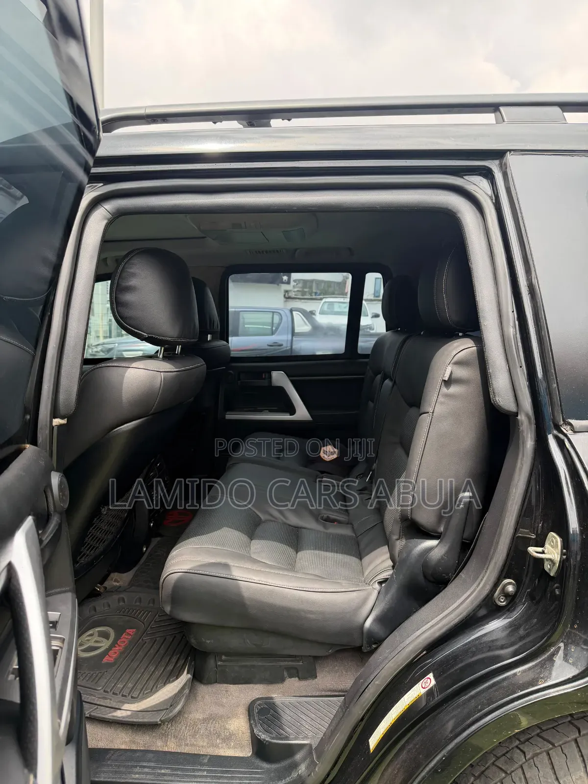 Toyota Land Cruiser 5.7 V8 GXR 2017 Black