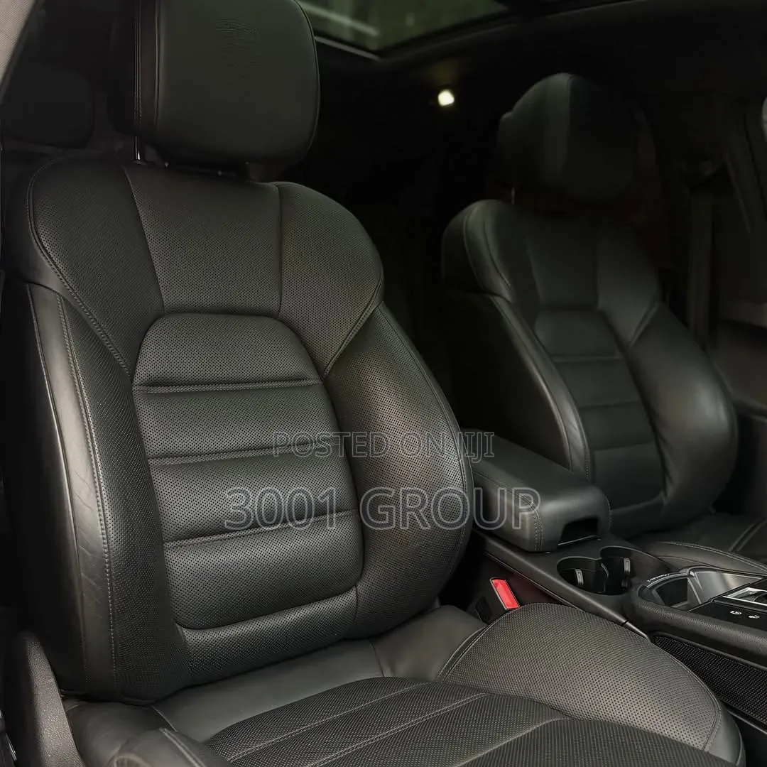 Porsche Macan 2023 Silver