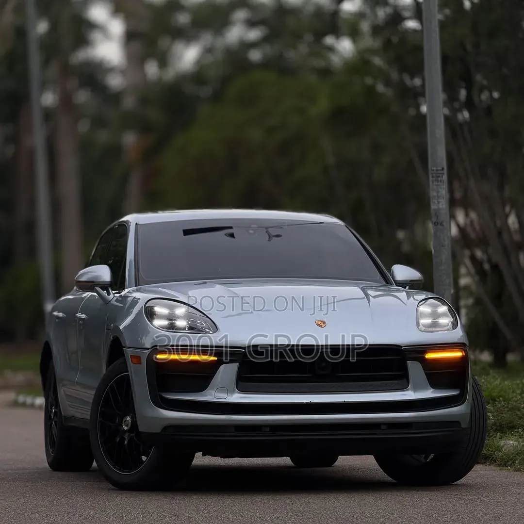 Porsche Macan 2023 Silver