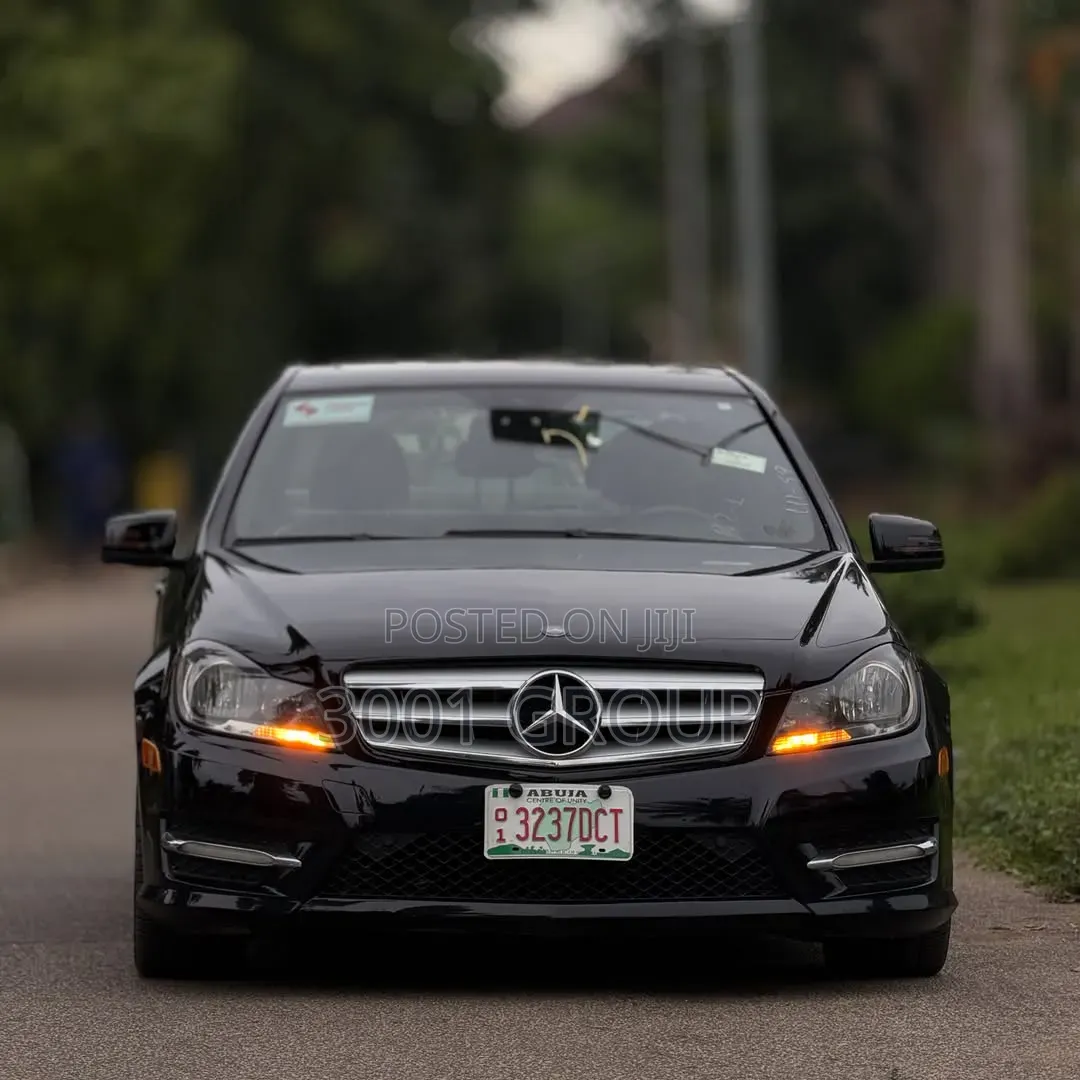 Mercedes-Benz C300 2013 Black