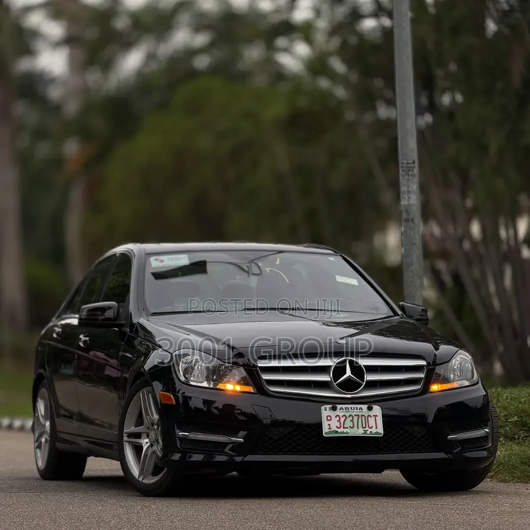 Mercedes-Benz C300 2013 Black