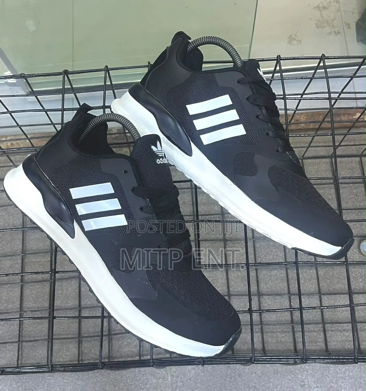 Adidas Runners (Sneakers)