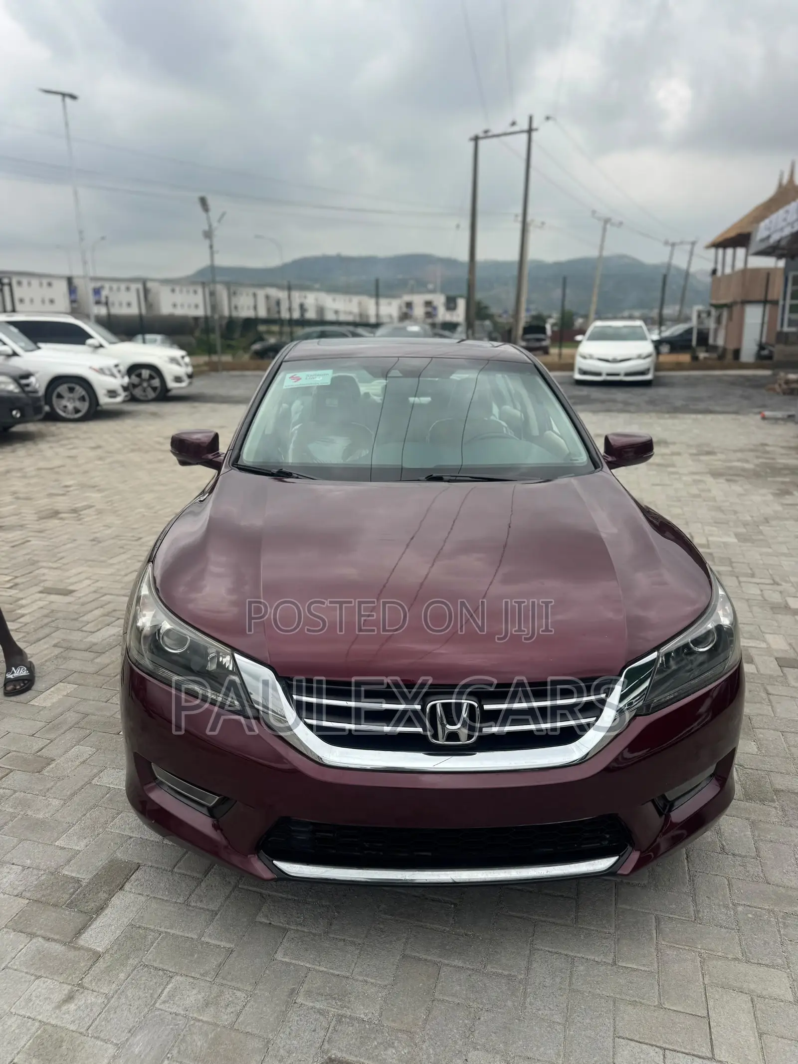 Honda Accord Touring 4dr Sedan FWD (3.5L 6cyl 6A) 2013 Maroon