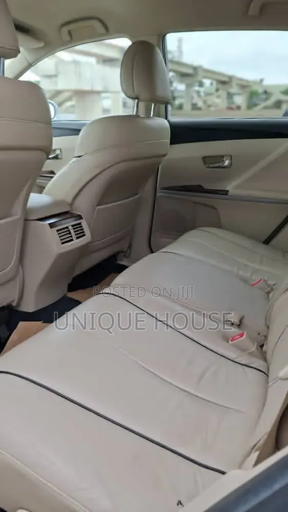 Toyota Venza 2012 Silver
