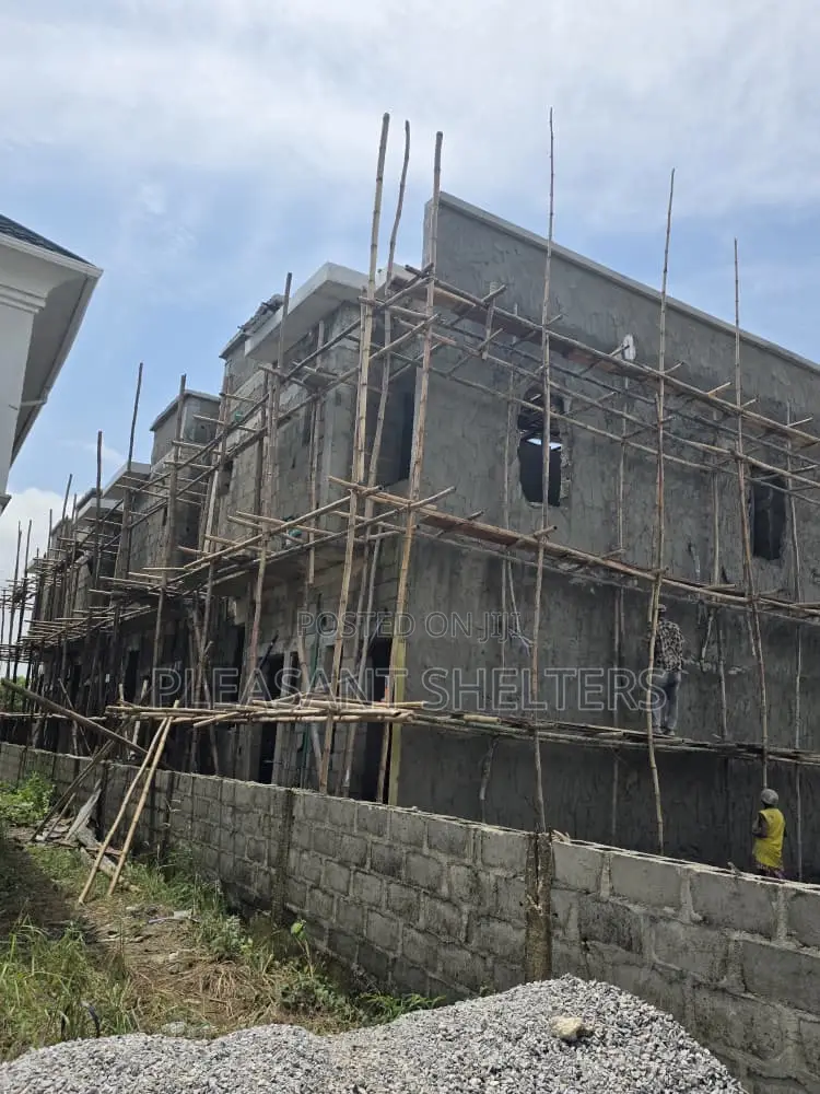 3bdrm Duplex in Dominion Bay, Off Lekki-Epe Expressway for sale