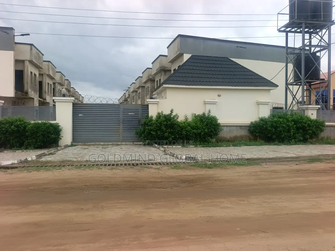 3bdrm Duplex in Lugbe District., FHA for sale