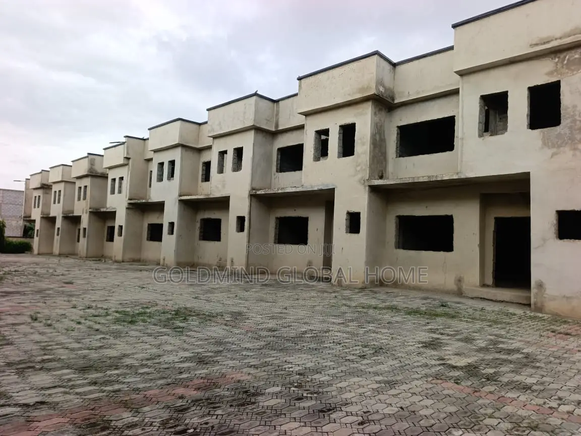 3bdrm Duplex in Lugbe District., FHA for sale