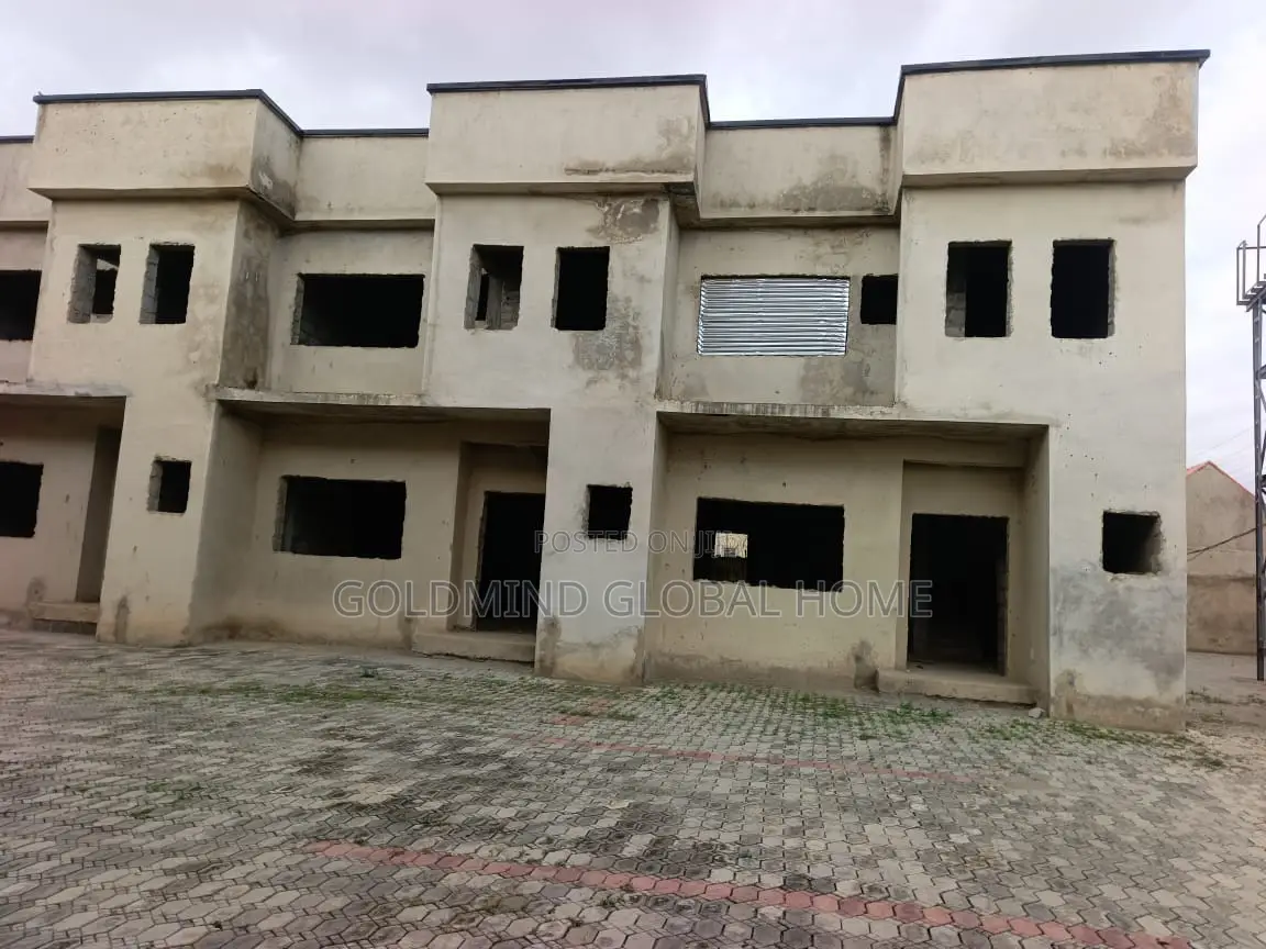 3bdrm Duplex in Lugbe District., FHA for sale
