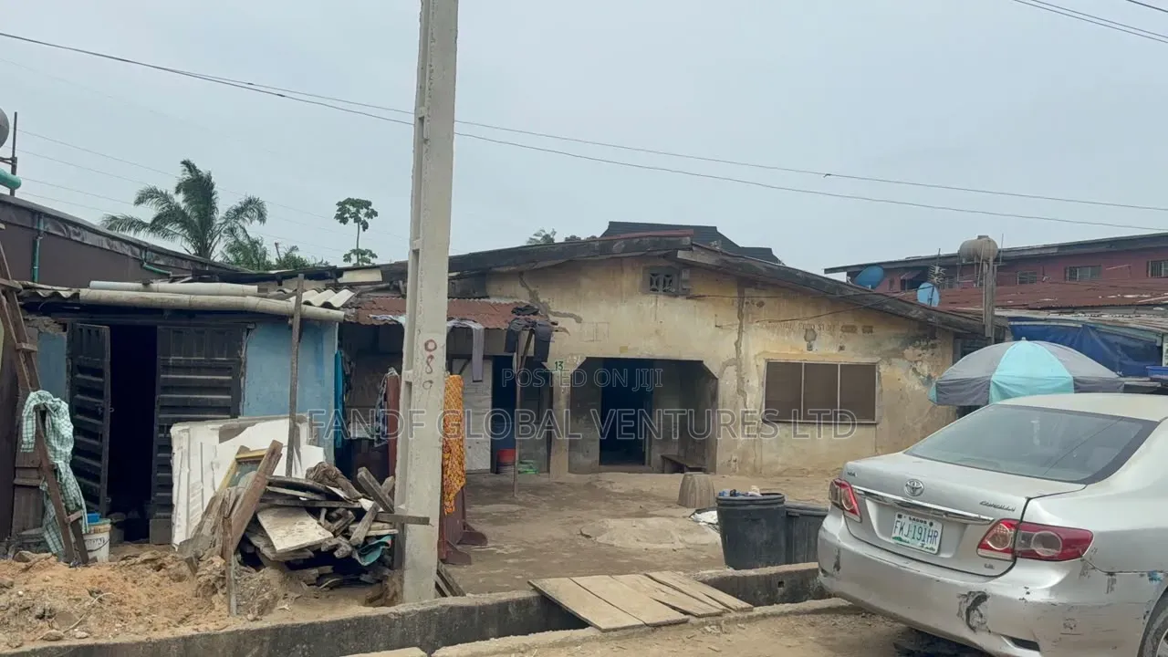 A Full Plot of Land for Sale in Ijesha. Surulere