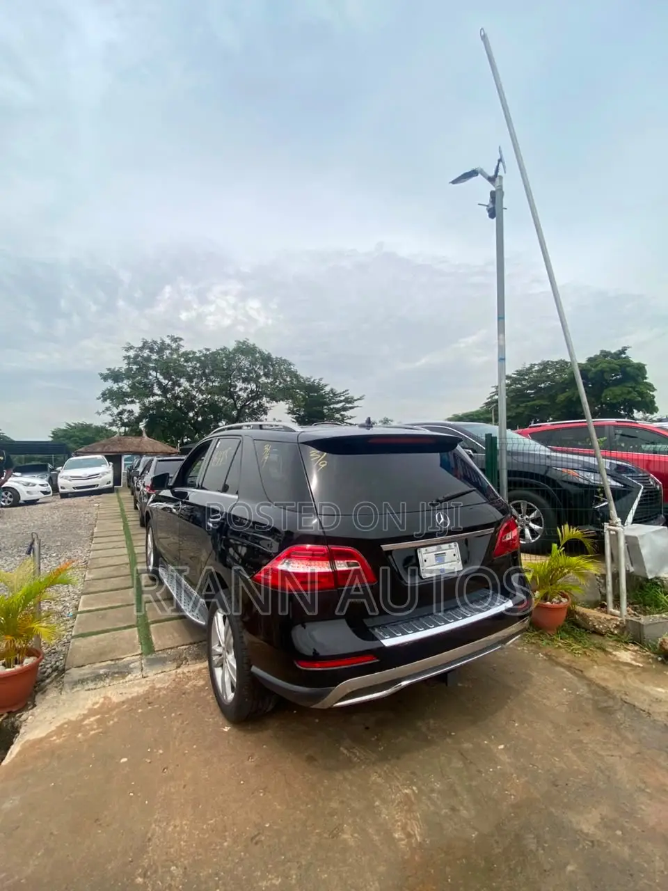 Mercedes-Benz M Class ML350 4MATIC 4dr SUV AWD (3.5L 6cyl 7A) 2014