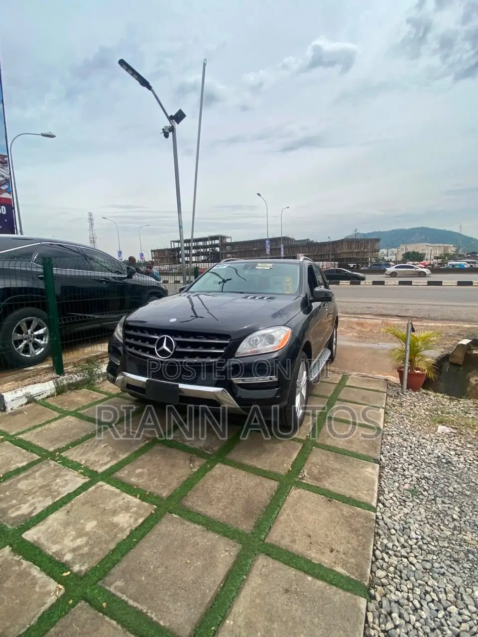 Mercedes-Benz M Class ML350 4MATIC 4dr SUV AWD (3.5L 6cyl 7A) 2014