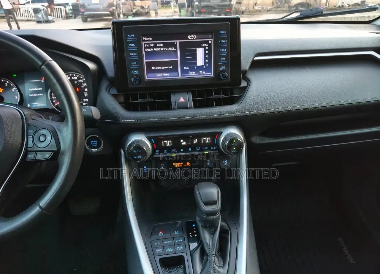Toyota RAV4 XLE Premium 2022 Gray