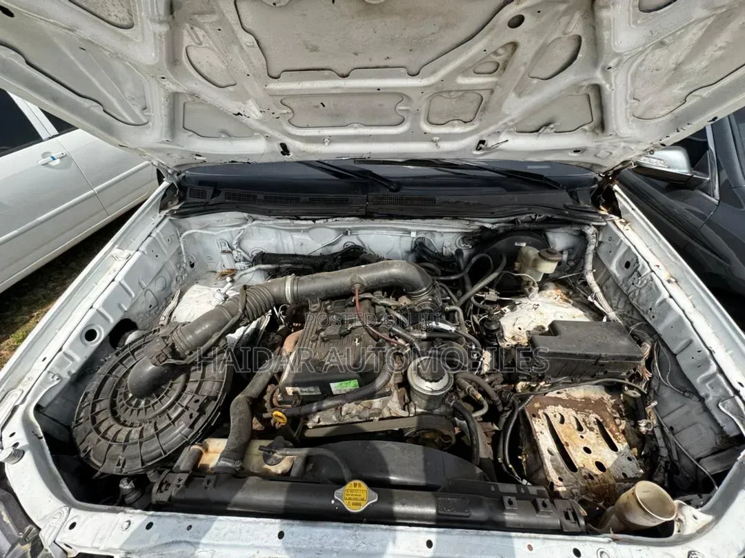 Toyota Hilux 2012 White