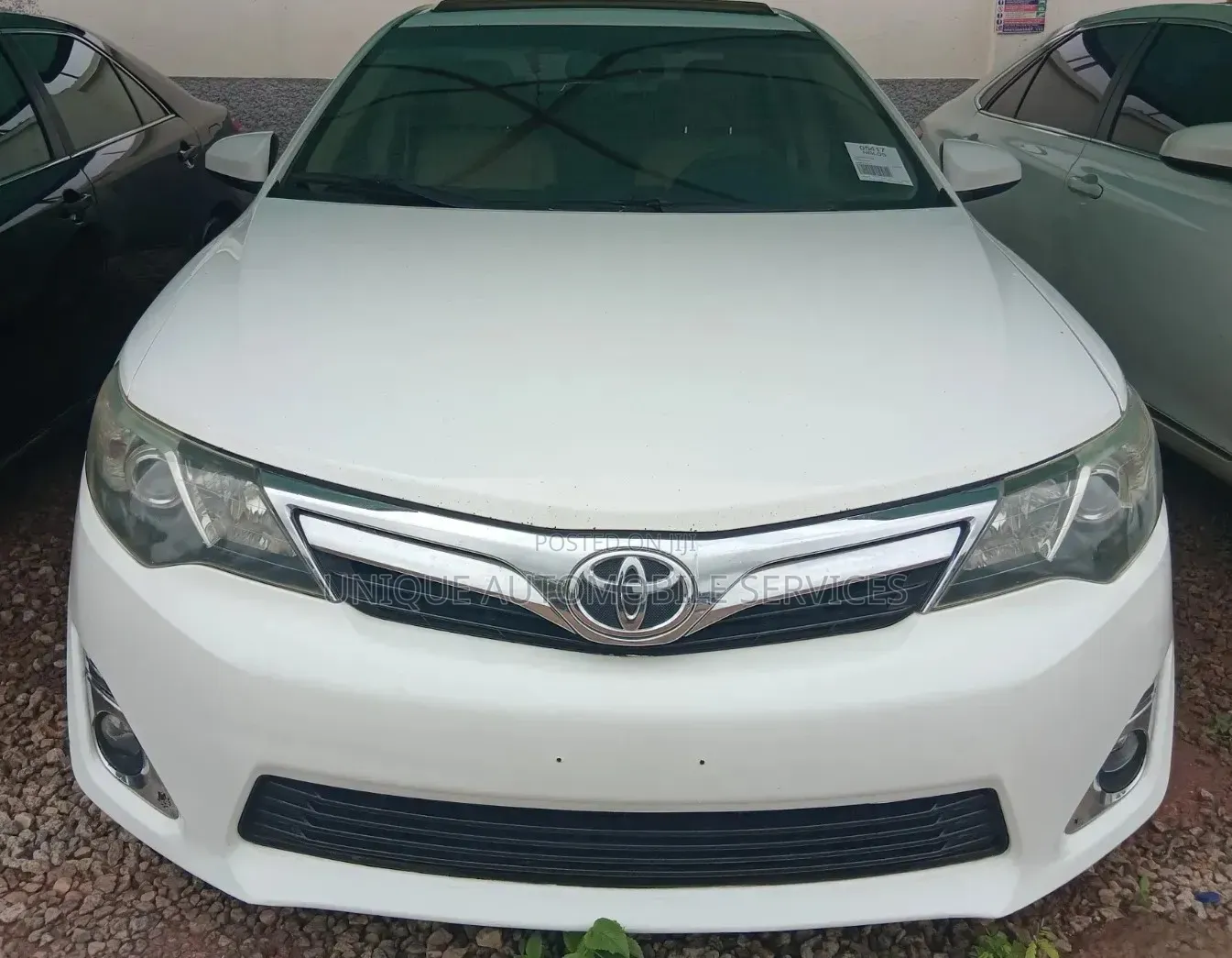 Toyota Camry XLE V6 4dr Sedan (3.5L 6cyl 6A) 2013 Off white