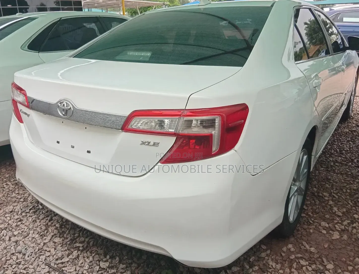 Toyota Camry XLE V6 4dr Sedan (3.5L 6cyl 6A) 2013 Off white