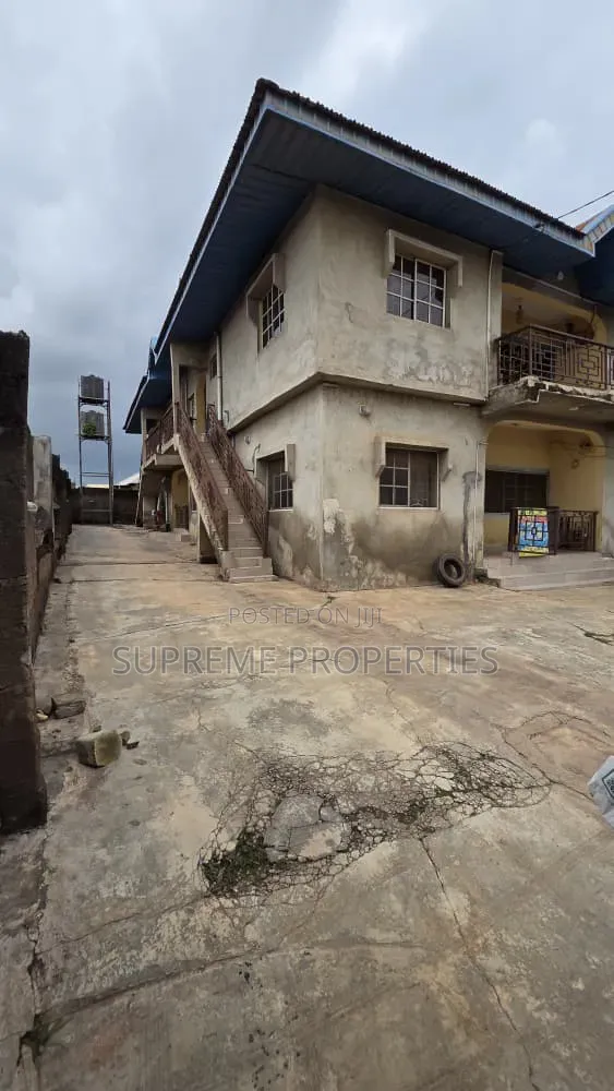 3bdrm Block of Flats in Akobo Oju Irin, Ibadan for sale