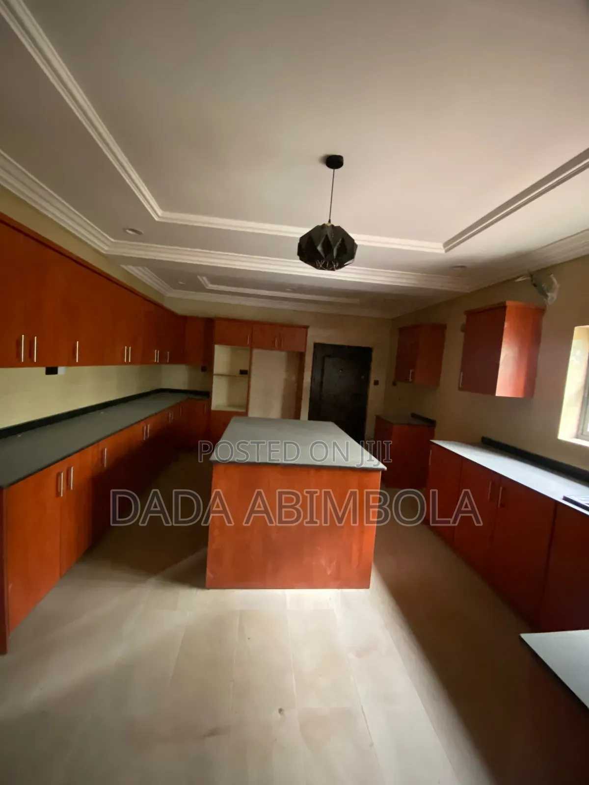 6bdrm Duplex in Carlton Gate Estate, Chevron for sale