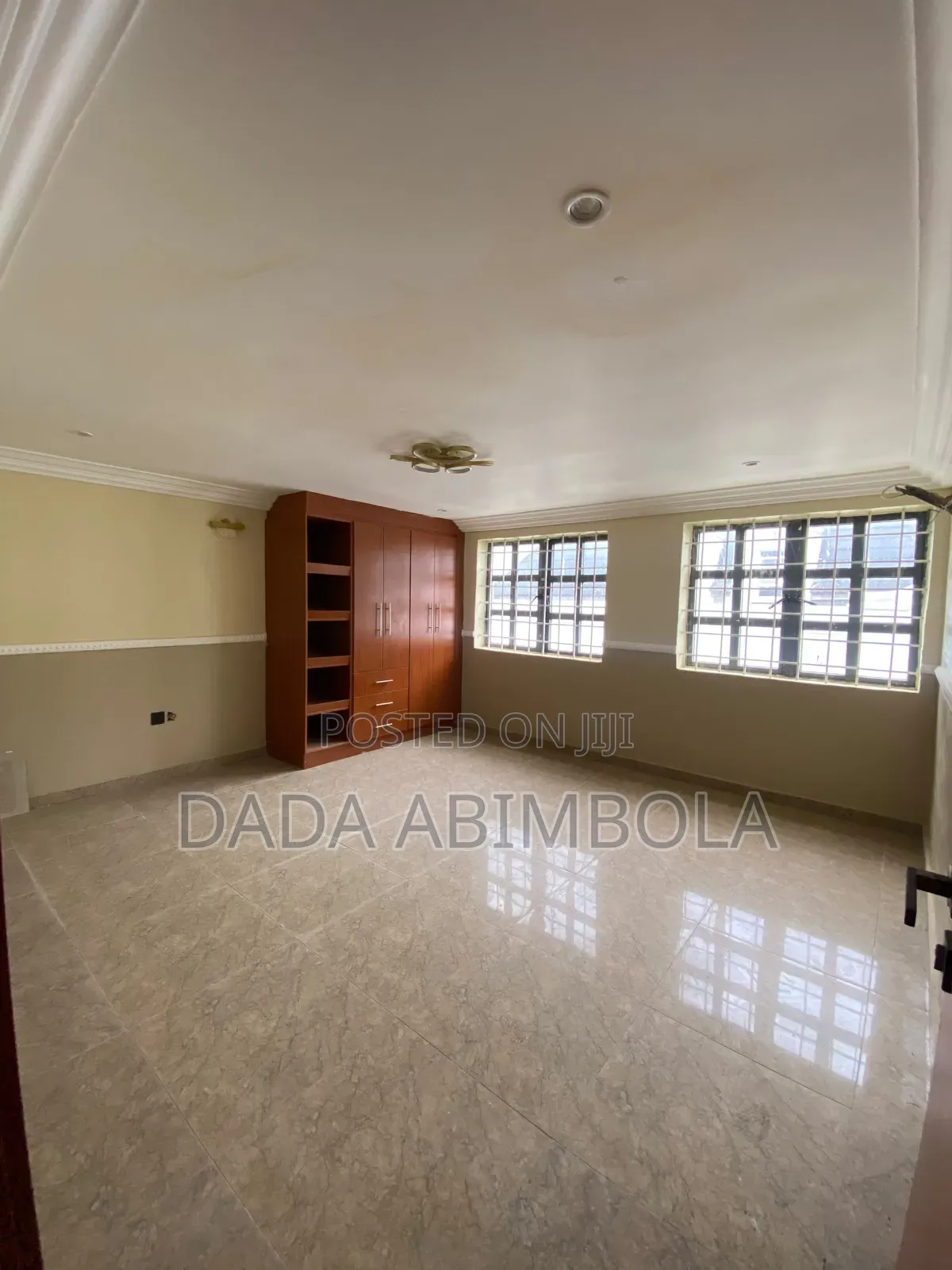 6bdrm Duplex in Carlton Gate Estate, Chevron for sale