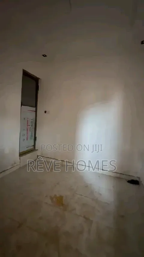 Mini Flat in Akoka for rent