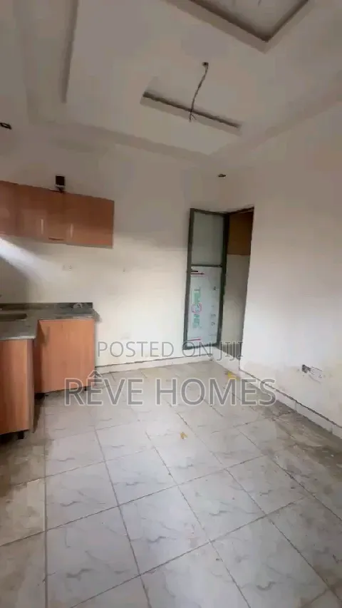 Mini Flat in Akoka for rent