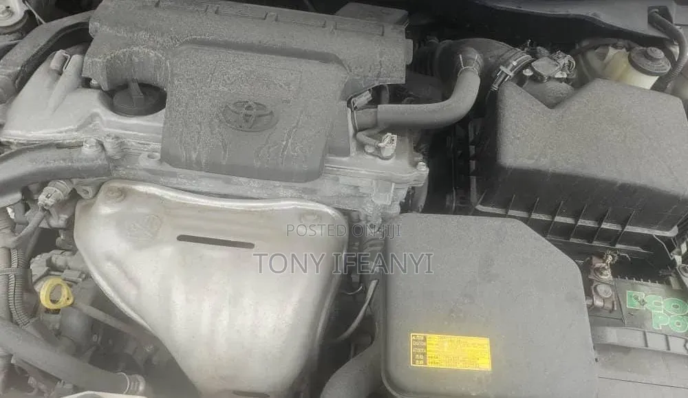 Toyota Camry LE 4dr Sedan (2.5L 4cyl 6A) 2015 Gold