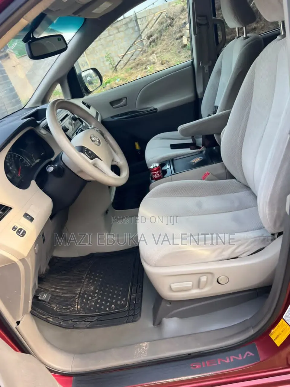 Toyota Sienna 2011 Red