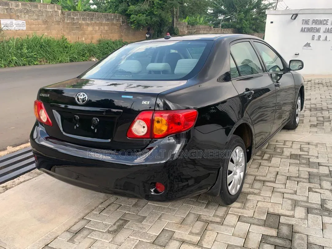 Toyota Corolla 2011 Black