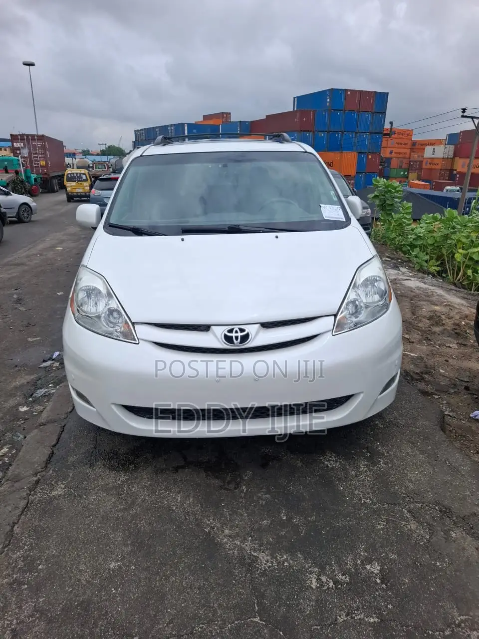 Toyota Sienna XLE 7 Passenger 2010 White