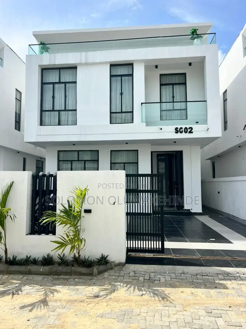 5bdrm Duplex in Chevron for sale