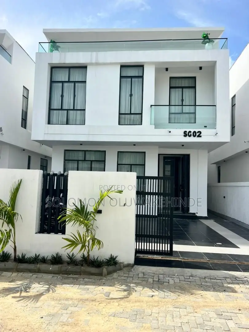 5bdrm Duplex in Chevron for sale