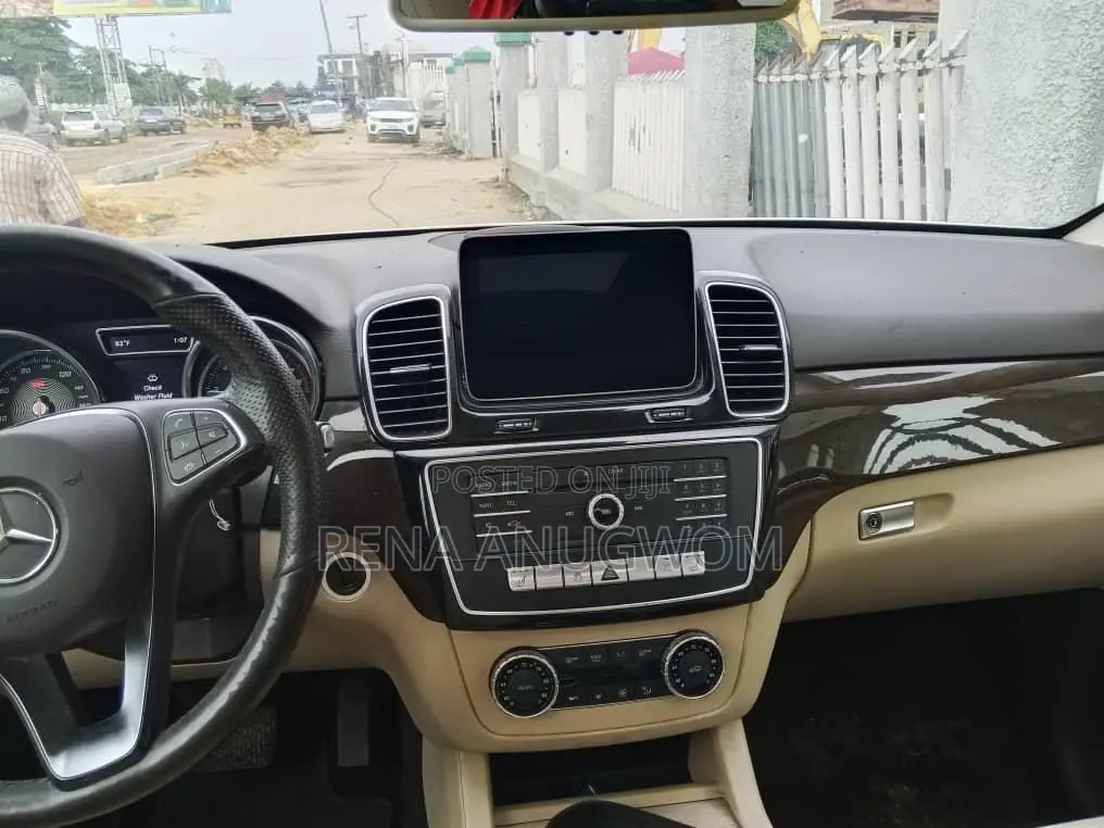 Mercedes-Benz GLE-Class 2018 White