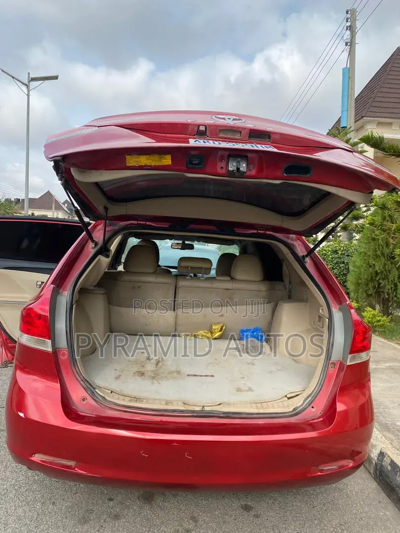 Toyota Venza 2010 Maroon