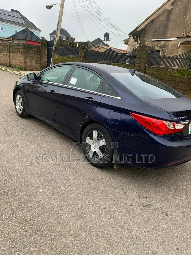 Hyundai Sonata 2011 Blue