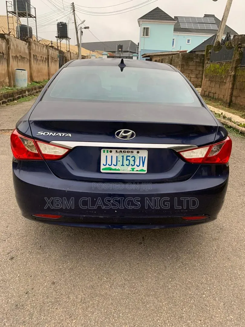 Hyundai Sonata 2011 Blue