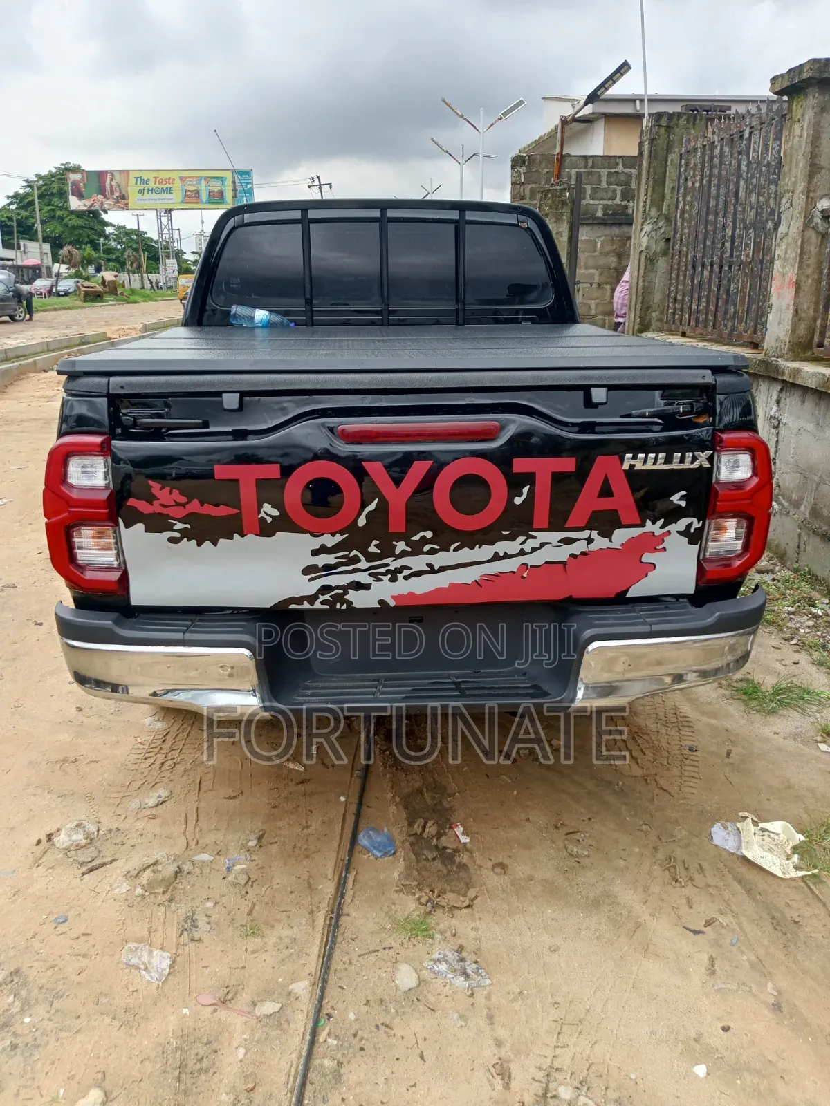 Toyota Hilux 2011 Black