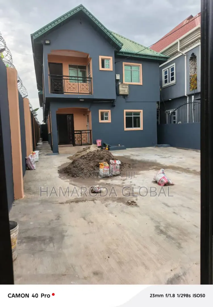 Furnished 8bdrm Block of Flats in Gov'S Rd, Ikotun, Alimosho for sale