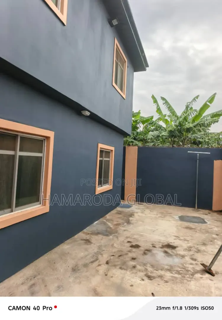 Furnished 8bdrm Block of Flats in Gov'S Rd, Ikotun, Alimosho for sale