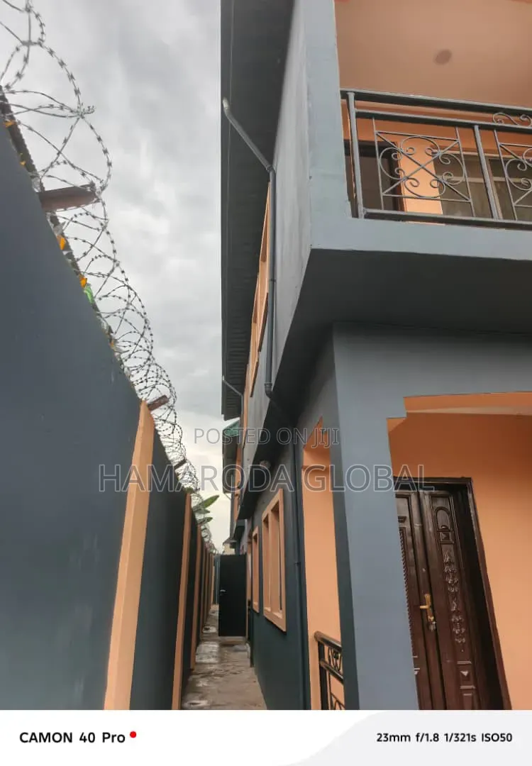 Furnished 8bdrm Block of Flats in Gov'S Rd, Ikotun, Alimosho for sale