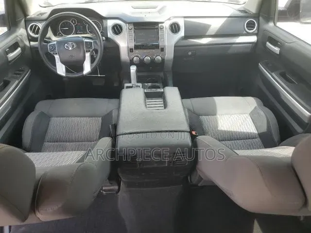 Toyota Tundra 2016 Silver