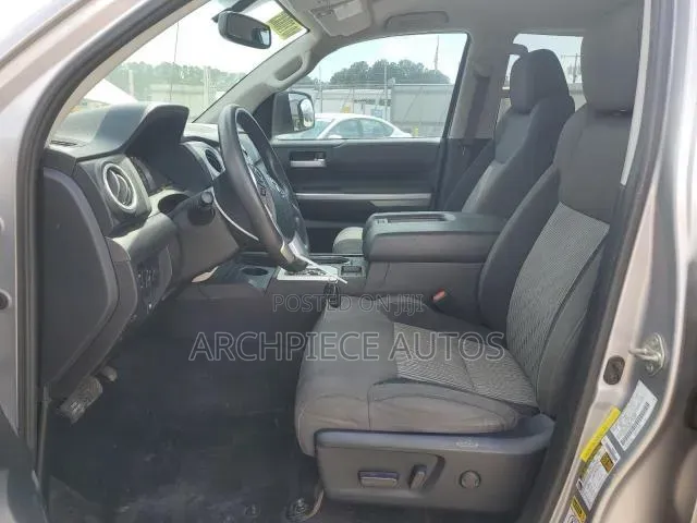 Toyota Tundra 2016 Silver