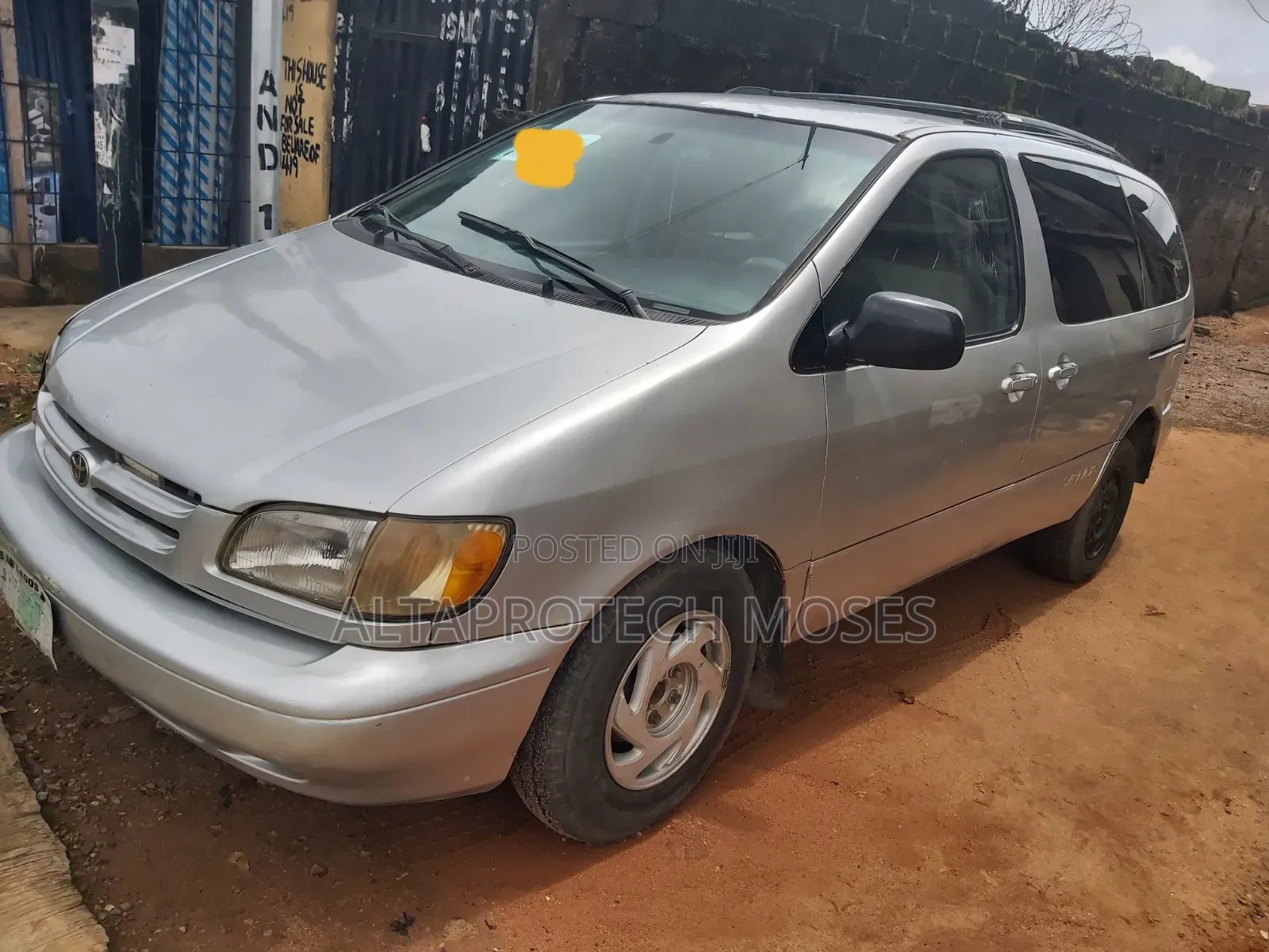 Toyota Sienna 2000 Silver