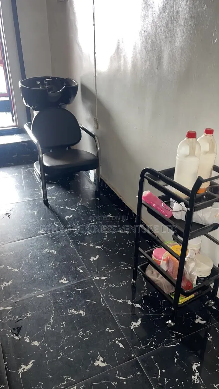 Hot Deal – Unisex Salon for Sale at Ekenwanroad Call Now