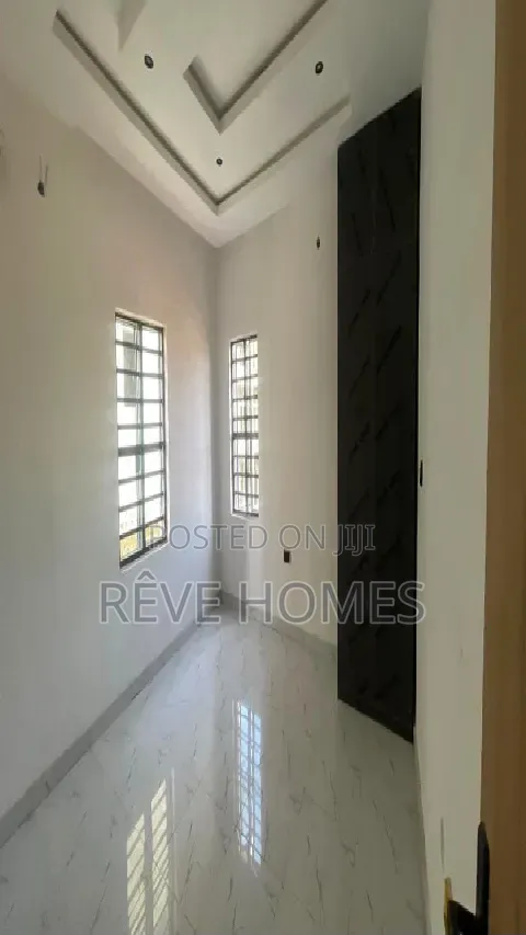 2bdrm Block of Flats in Sabo / Yaba for rent
